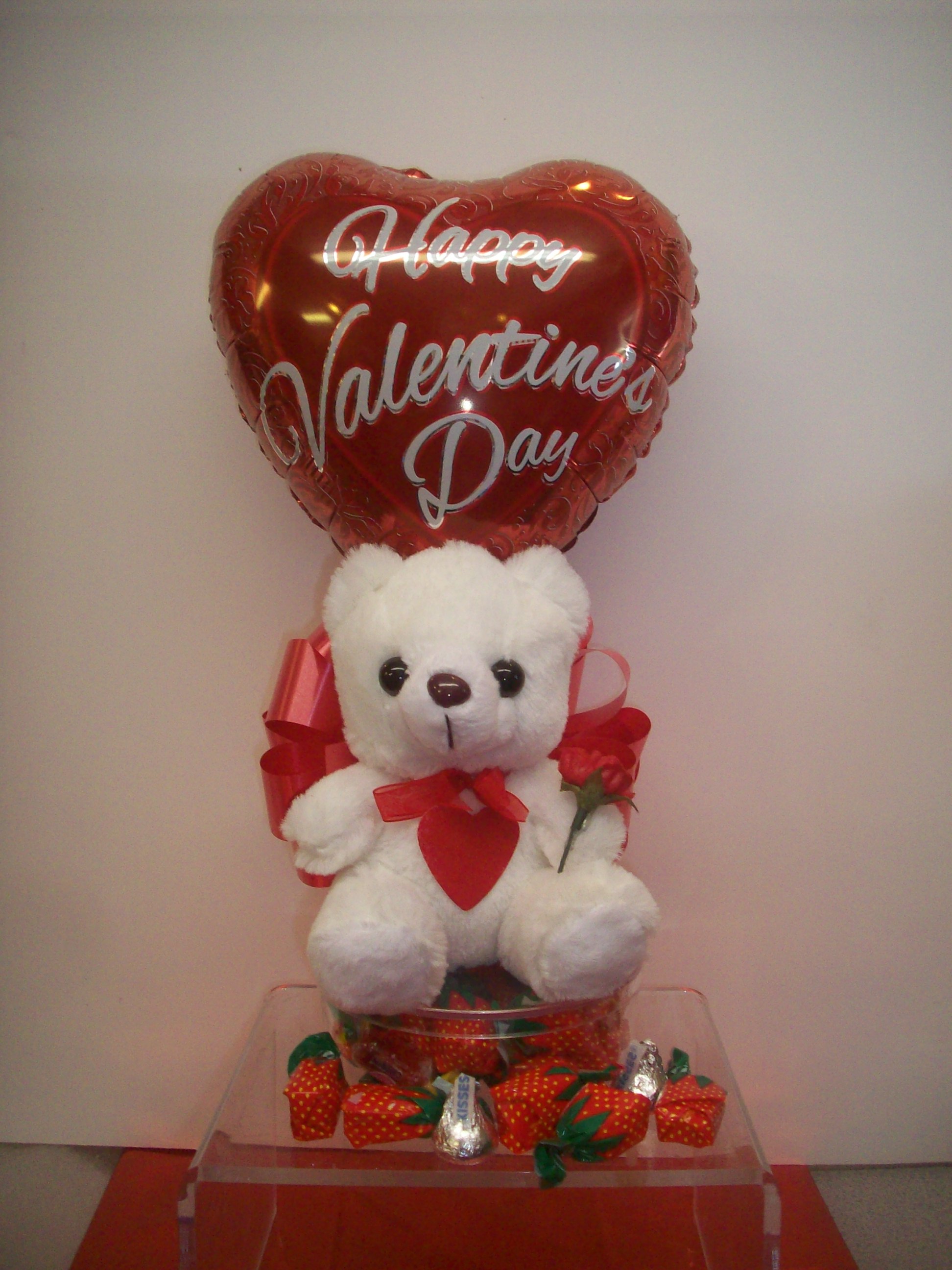 Valentine large bear on candy